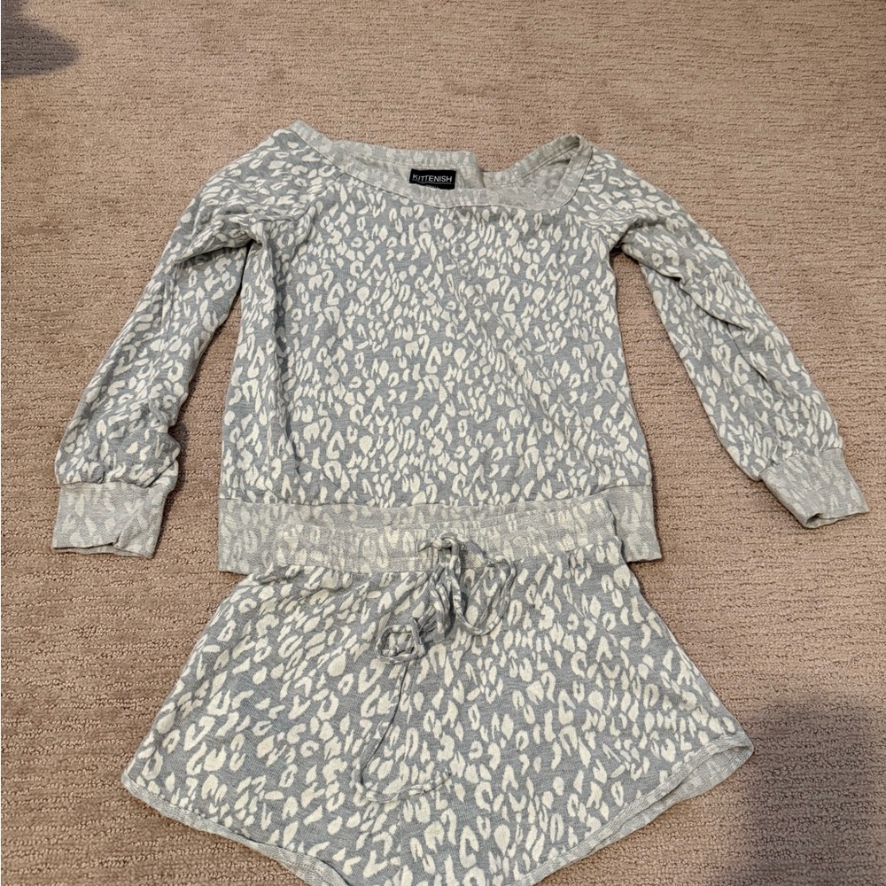 Kittenish Gray and White Leopard Print Lounge Set